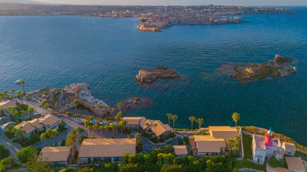 Vista aerea del resort sul mare di Minareto Seaside Luxury Resort & Villas.