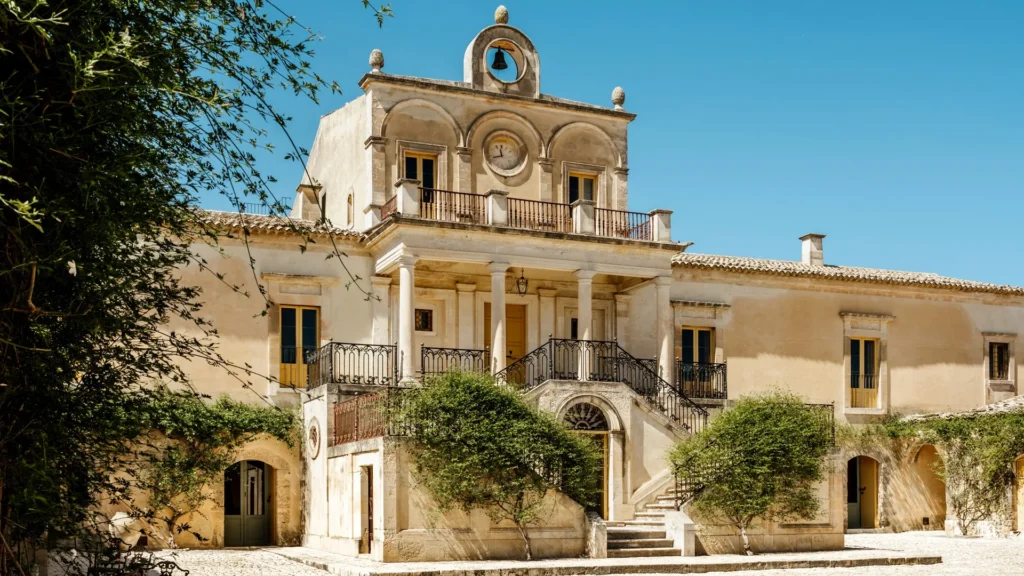 Facciata storica di Villa Fegotto.